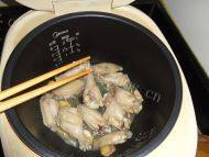 美味的盐焗鸡翅做法图解5)