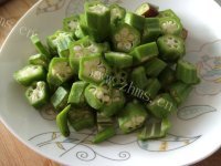 家常菜秋葵炒肉片做法图解2)