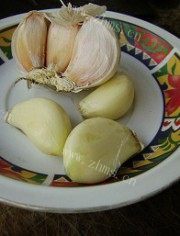 美味的蒜茸粉丝蒸扇贝做法图解5)