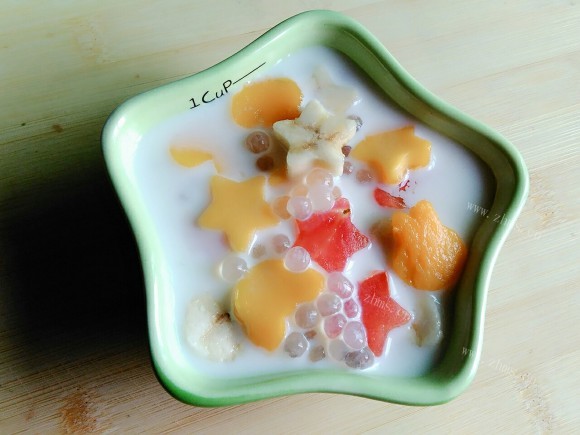 鲜香的水果西米露