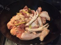 好吃的小鸡炖蘑菇做法图解3)