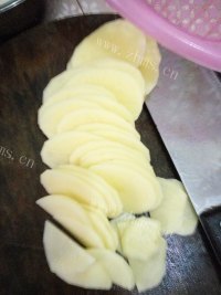 家常菜孜然土豆片做法图解2)