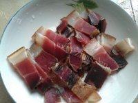 家常菜洋葱炒腊肉做法图解2)