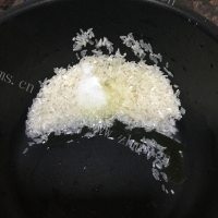 美味的皮蛋粥做法图解2)