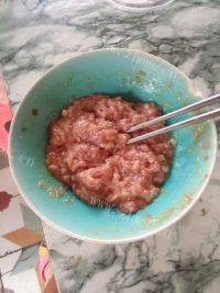 美味的冬瓜肉丸汤做法图解1)
