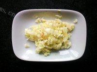 「美味可口」蒜蓉油麦菜做法图解3)