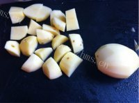 美味的土豆腊肠焖饭做法图解2)
