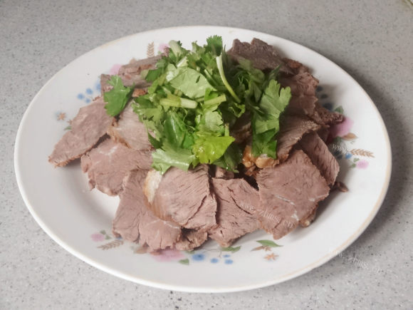 五味俱全的卤牛肉