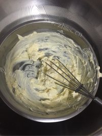 独特的草莓芝士蛋糕做法图解6)