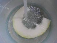 美味的肉骨冬瓜汤做法图解2)