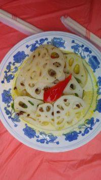 很有食欲的炝莲菜