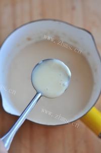 垂涎欲滴的焦糖奶茶做法图解5)