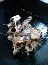 不上火美味的油炸豆腐焖黄骨鱼做法图解11)