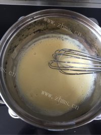 香喷喷的慕斯蛋糕做法图解4)