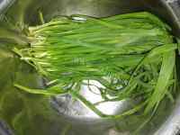 家常菜干豆腐炒韭菜做法图解2)