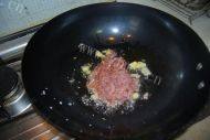 「健康美食」辣椒炒肉做法图解3)