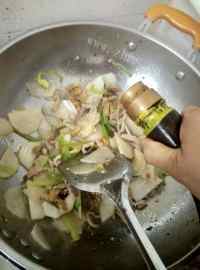 家常菜萝卜炒肉