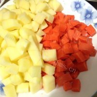 好吃的咖喱鸡肉土豆饭做法图解1)