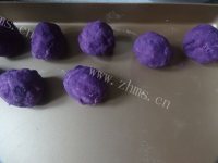 好吃的紫薯冰皮月饼做法图解9)