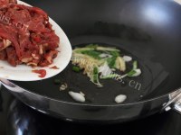 家常菜小炒牛肉做法图解5)