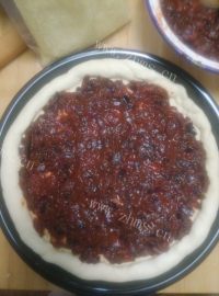 美味黑椒鸡腿蘑菇披萨做法图解14)
