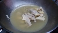 美味的鸡汤鸭血大杂烩做法图解3)