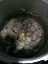 家常菜萝卜猪骨汤做法图解3)