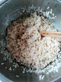 美味花生酱糯米馒头卷做法图解4)
