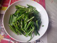 适量韭菜炒豆芽做法图解2)