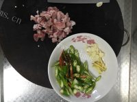 珍馐美味的青椒牛肉做法图解2)