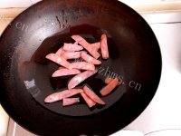 家常菜莴笋炒腊肠做法图解2)