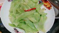 自制清炒莴苣做法图解6)