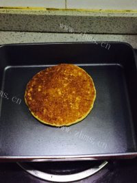 口感丰富的奶香玉米饼做法图解4)