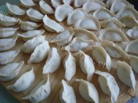 美味的猪肉芹菜饺子做法图解9)