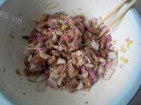 绿色食物牙签肉做法图解5)