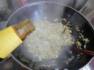 清炒黄豆芽做法图解7)