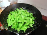 家常菜牛肉炒荷兰豆做法图解6)