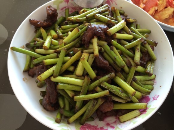 色香味俱全的蒜薹炒肉
