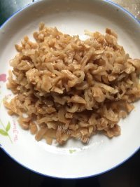美味的萝卜干炒饭做法图解7)