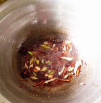美味的家焖牙鲆鱼做法图解2)