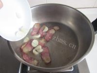 美味的腊肉炒冬笋做法图解5)