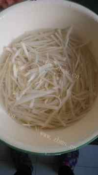 酸辣土豆丝做法图解2)