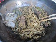 美味豆角茄子焖面做法图解13)