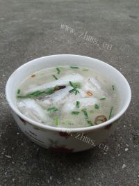 好喝的葱香豆腐鱼汤做法图解8)