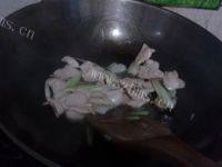 家常菜肉片炒茭白做法图解5)