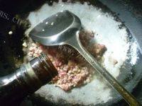 有特色的蒜香青豆炒肉末做法图解5)