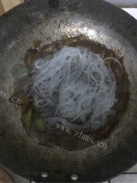 香喷喷的茄子炖粉条做法图解8)