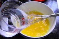美味的海参蒸蛋做法图解5)