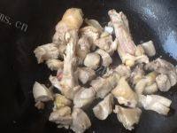 美味的香菇炖鸡腿做法图解7)