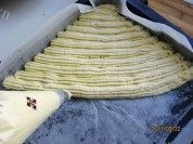自制水果奶油蛋糕卷做法图解6)